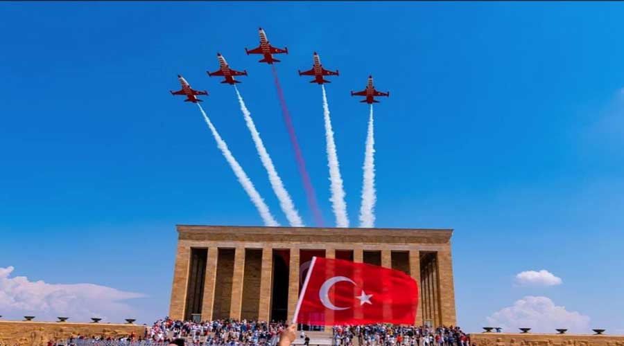 روز پیروزی (۳۰ اوت) روز پیروزی (۳۰ اوت)